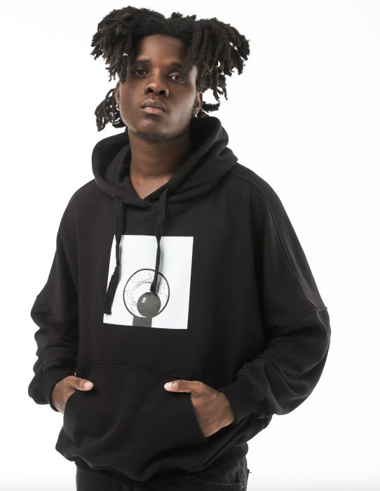 Черное худи с карманом кенгуру