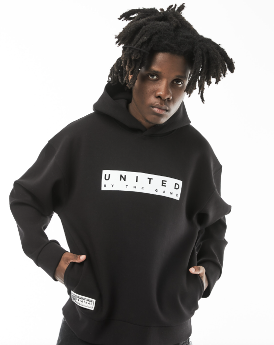 Черное худи с боковыми карманами