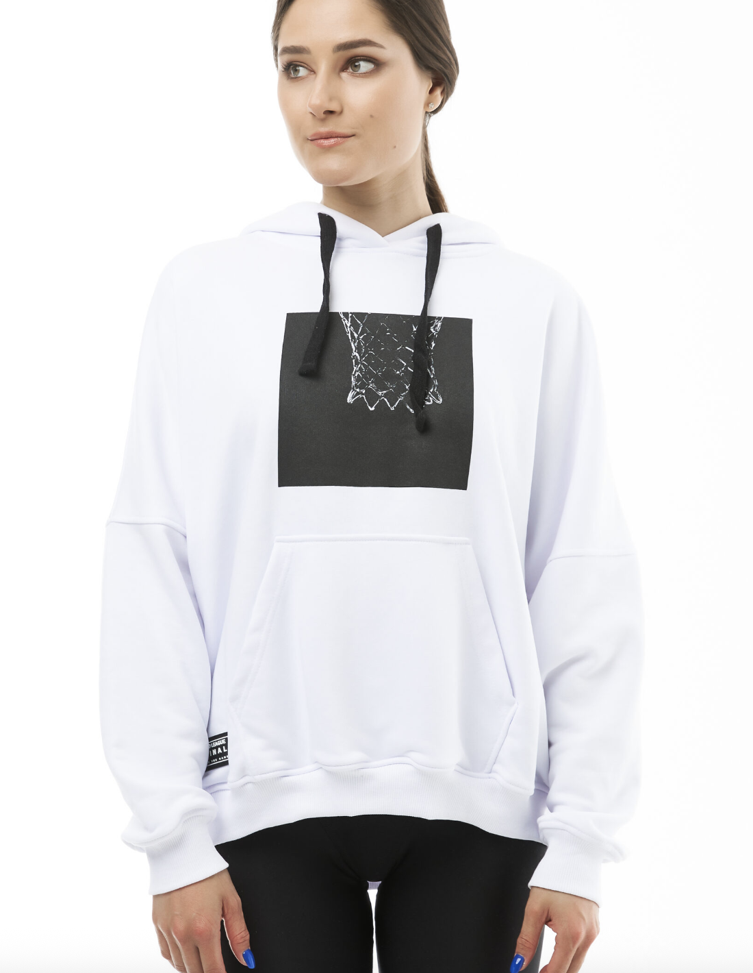Белое худи с карманом кенгуру