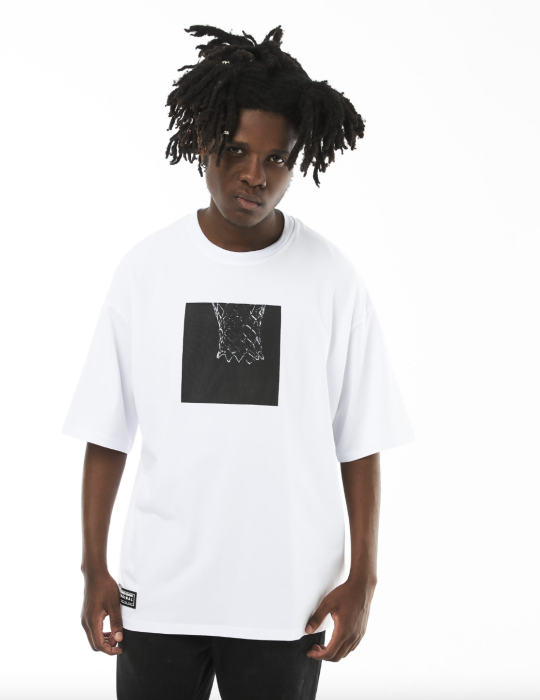 Белая футболка